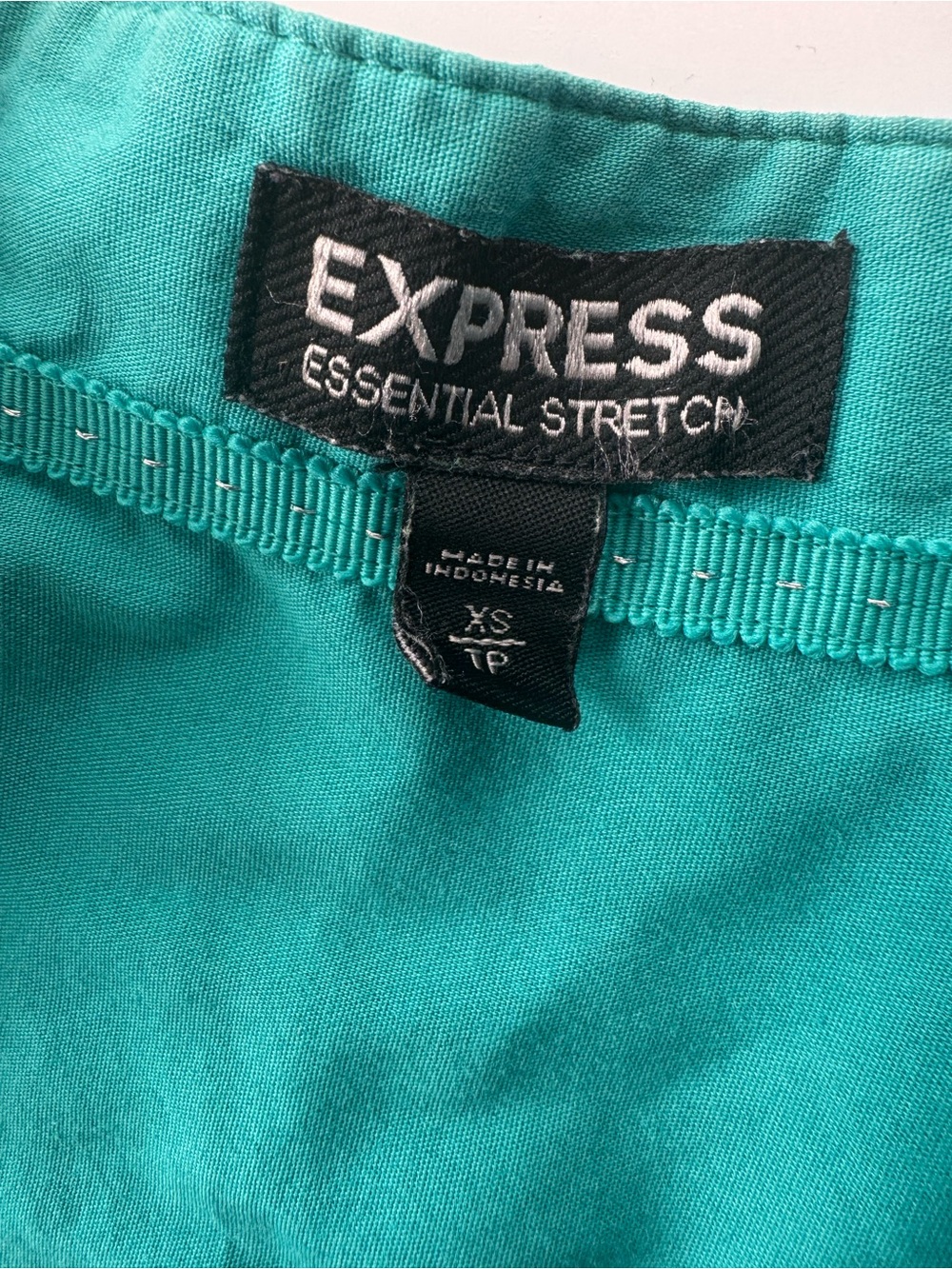 Express Ruffle-Front Short Sleeve Button-Down Blouse, size XS - Picture 7 of 8